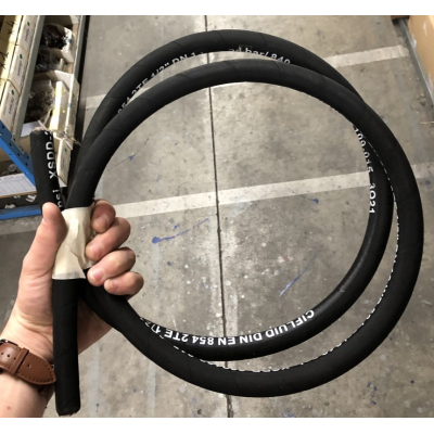 TUYAU EAU NOIR 58 BARS-1